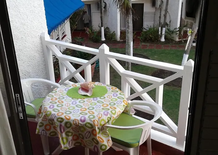 Idyllic Beachfront Apartamento *