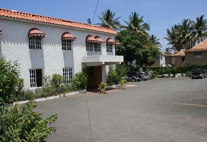 Idyllic Beachfront Apartamento