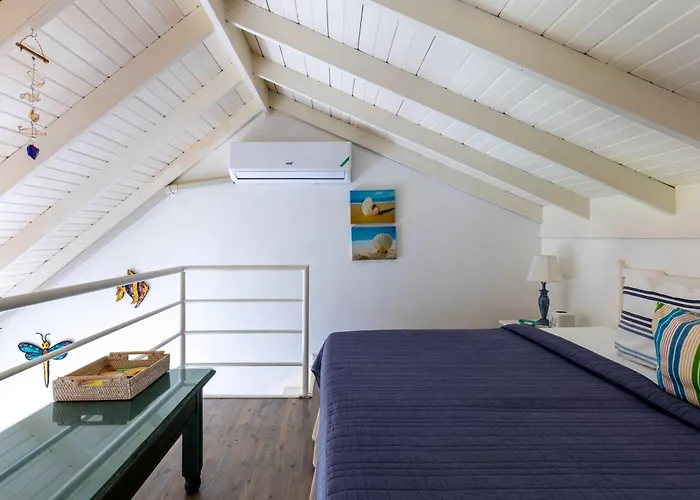 Idyllic Beachfront Apartamento