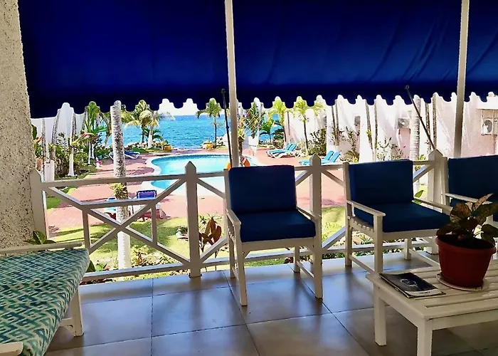 Idyllic Beachfront Apartamento