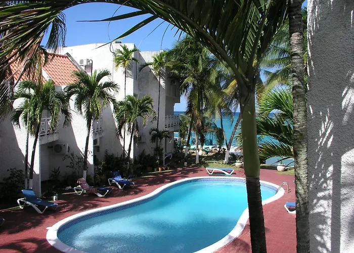 Idyllic Beachfront Apartamento *