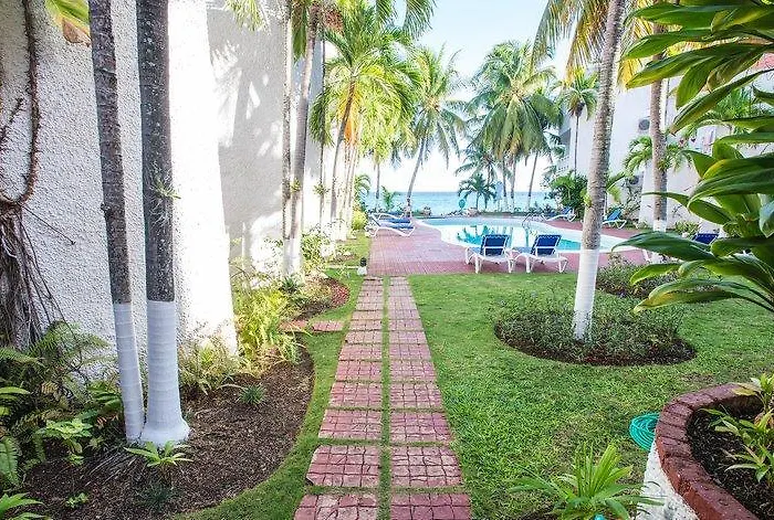 Idyllic Beachfront * Ocho Ríos