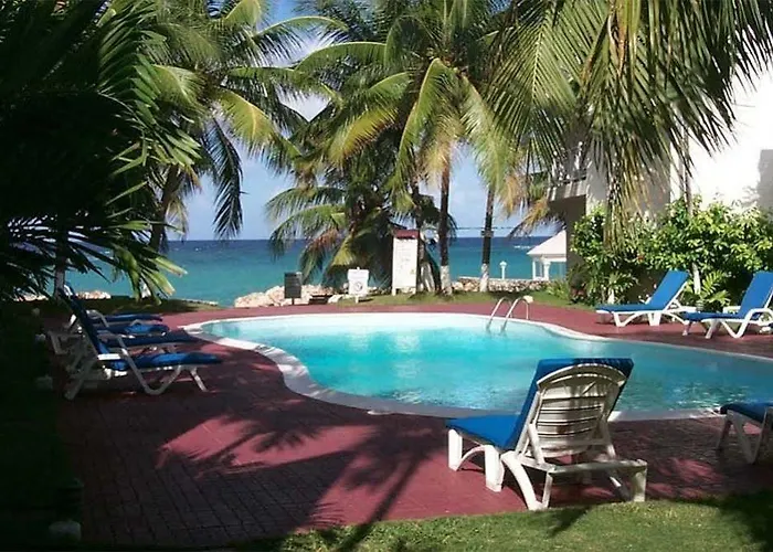 Idyllic Beachfront Apartamento Ocho Ríos