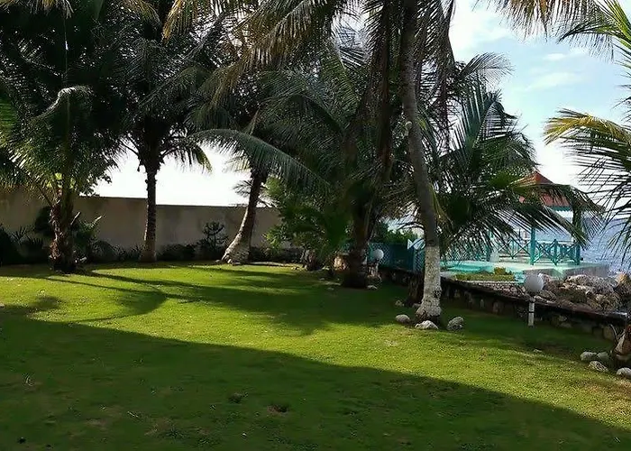 Idyllic Beachfront Ocho Ríos