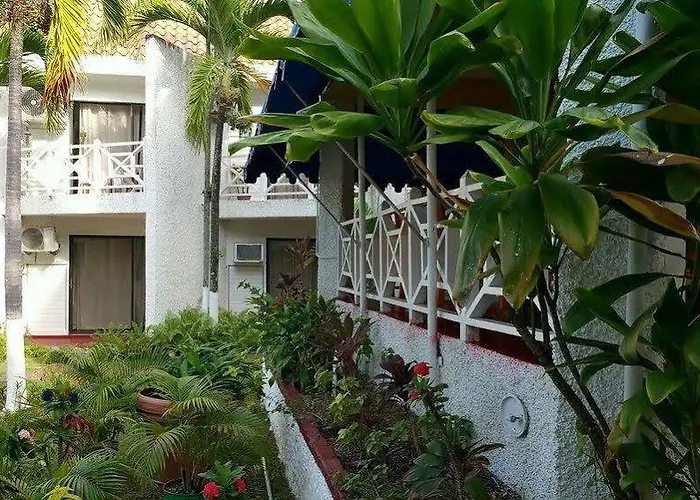 Idyllic Beachfront Apartamento *