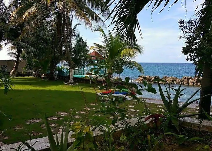 Idyllic Beachfront Apartamento *