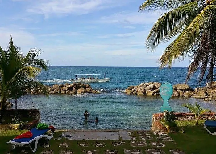 Idyllic Beachfront * Ocho Ríos